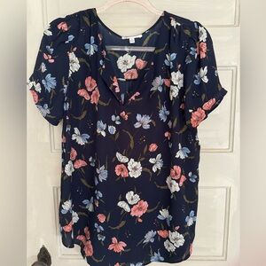 DR2 by Daniel Rainn • floral blouse • Size M (runs large) • Navy floral •
